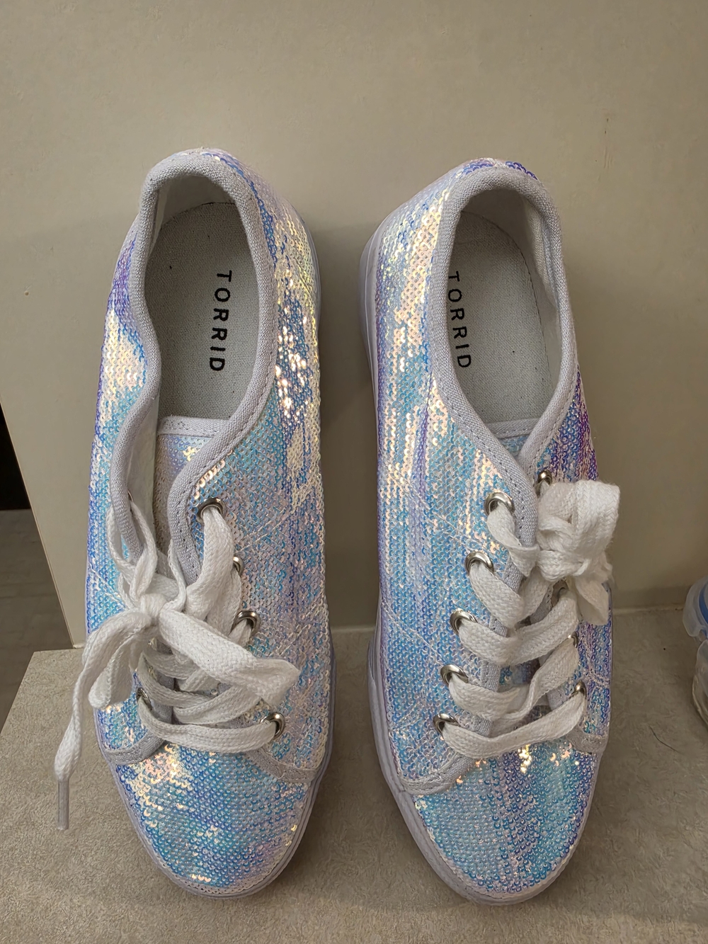Torrid Iridescent Sequin Sneakers Women’s 9.5 Sparkly Holographic White